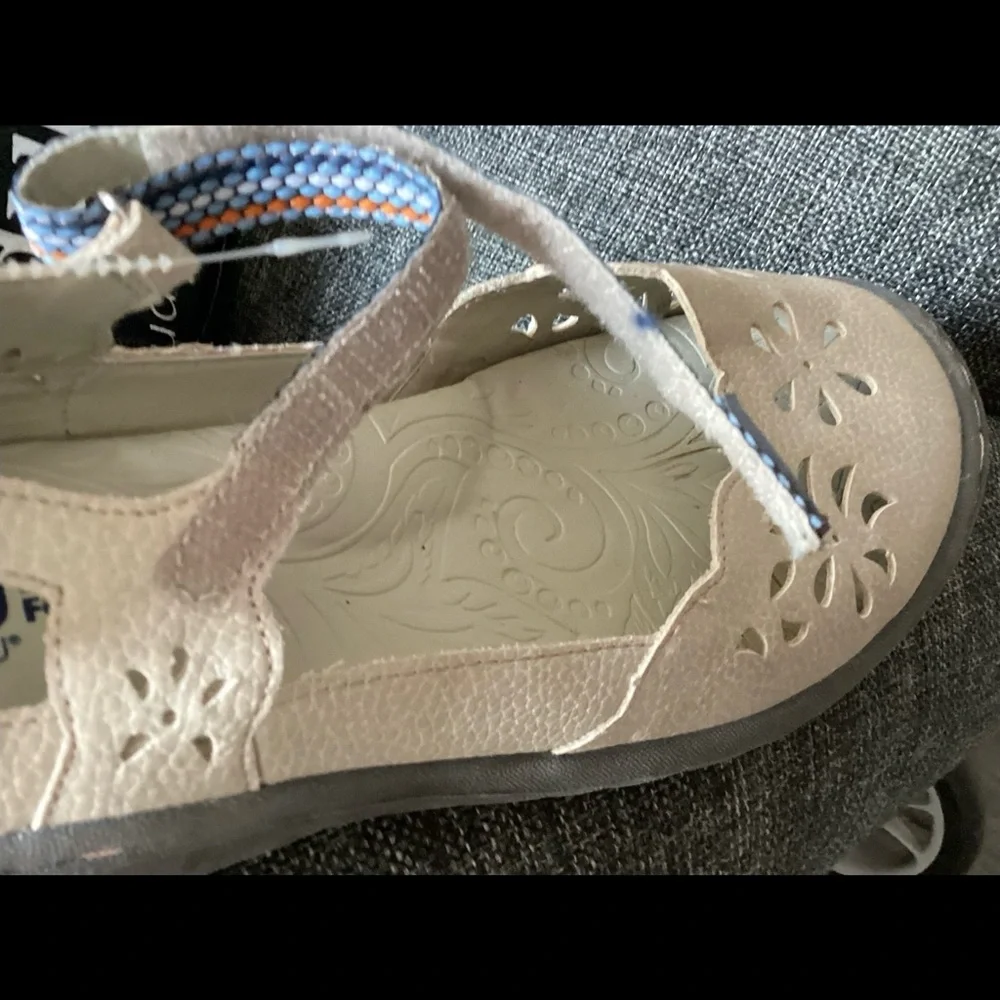 10M JBU Beige Ankle Strap Memory Foam Flats Shoes Deep Sea Encore - Picture 8 of 10